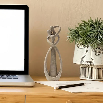 Abstrakte Paarskulptur - Symbol für zeitlose Liebe und Zuneigung