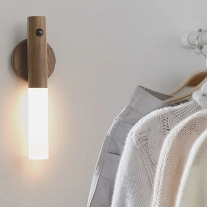 Bewegungsmelder-Wandleuchte - Kabellose Beleuchtung mit Taschenlampenfunktion