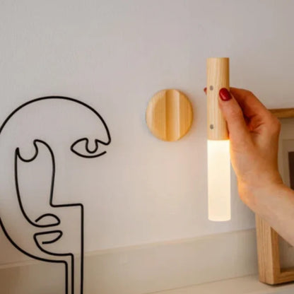 Bewegungsmelder-Wandleuchte - Kabellose Beleuchtung mit Taschenlampenfunktion