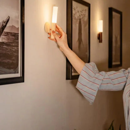 Bewegungsmelder-Wandleuchte - Kabellose Beleuchtung mit Taschenlampenfunktion