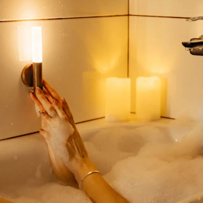 Bewegungsmelder-Wandleuchte - Kabellose Beleuchtung mit Taschenlampenfunktion