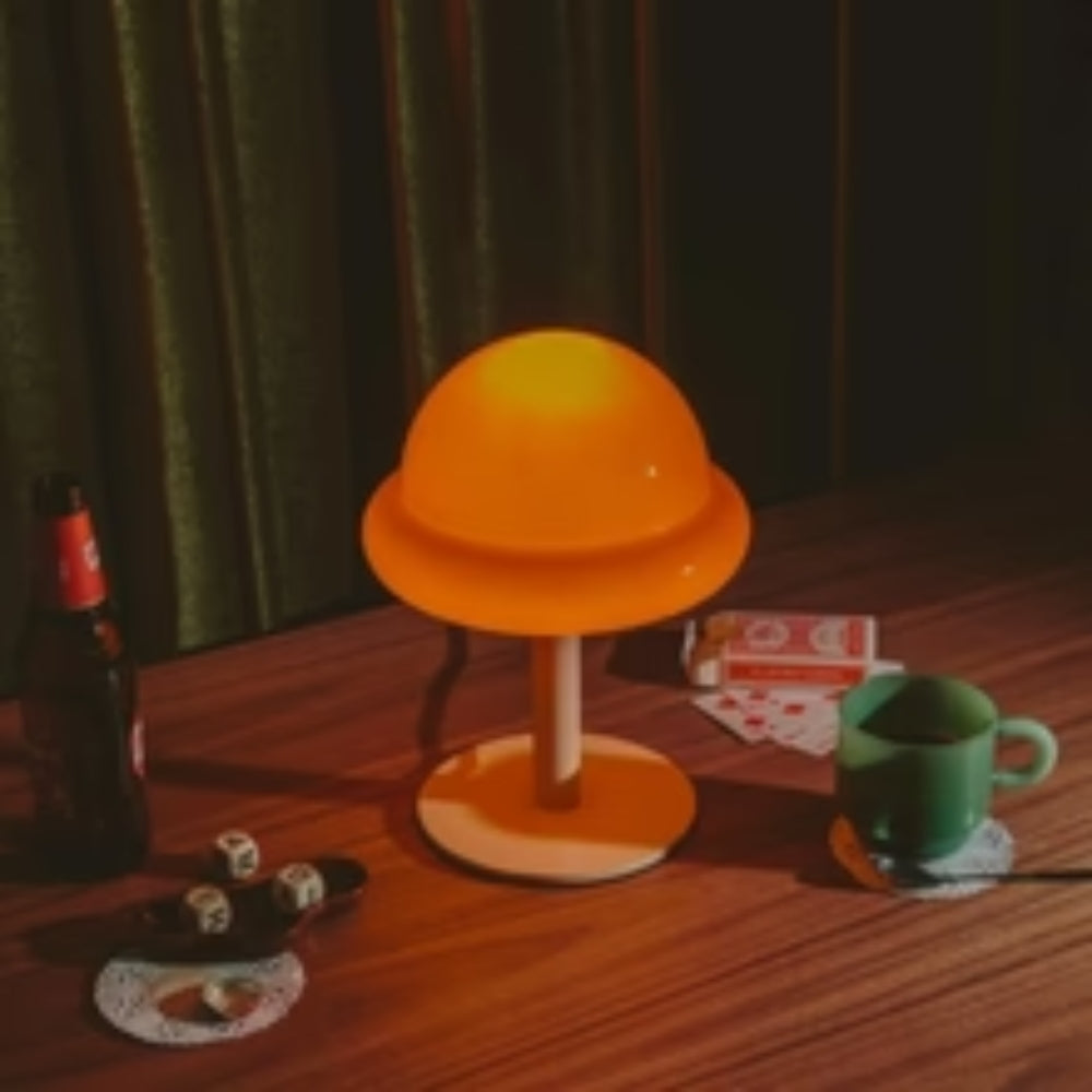 Bubblegum Tischlampe - Kompakte, verspielte Form mit sanftem Glühen