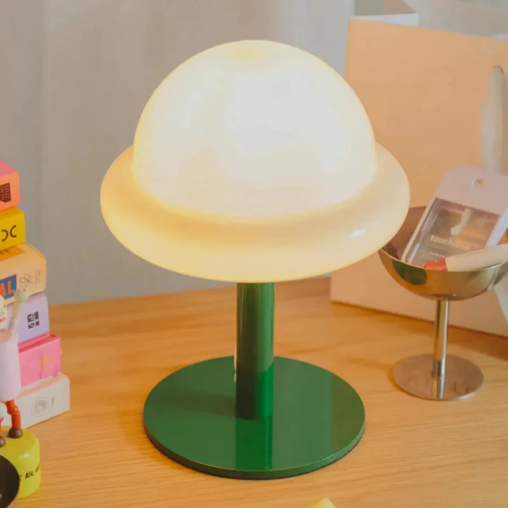 Bubblegum Tischlampe - Kompakte, verspielte Form mit sanftem Glühen