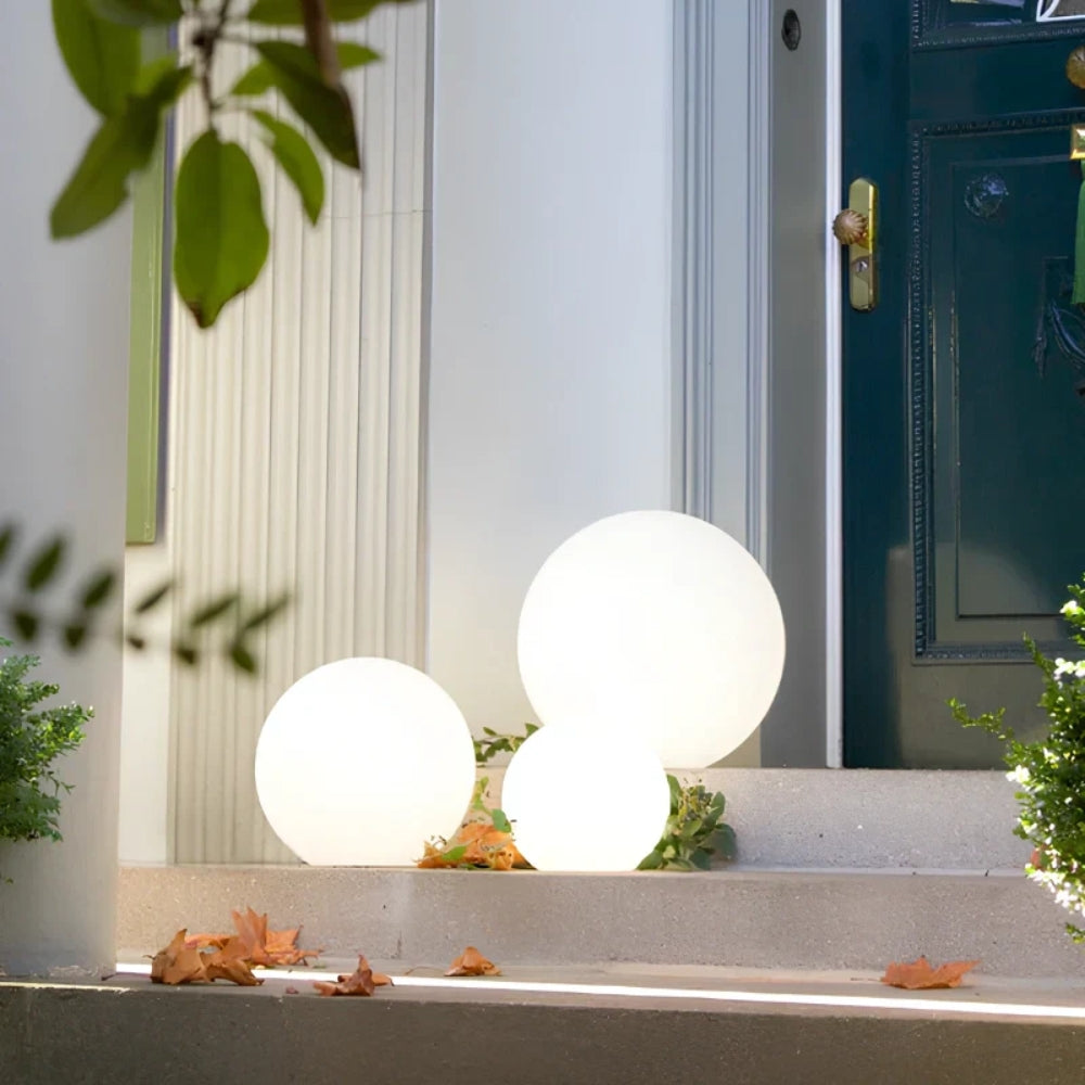 Dekorative Globus-Stehlampe – Geeignet für Innen- und Außenbereiche