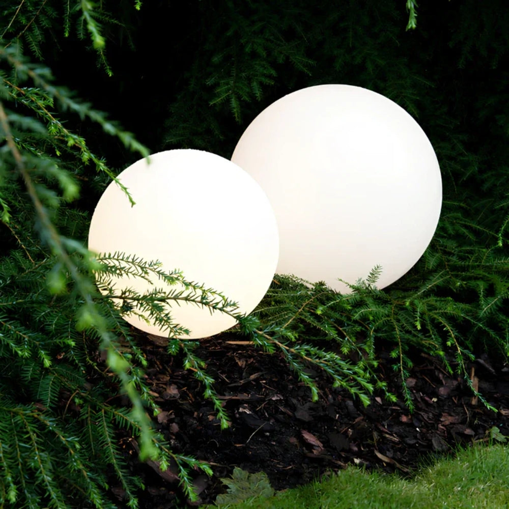 Dekorative Globus-Stehlampe – Geeignet für Innen- und Außenbereiche