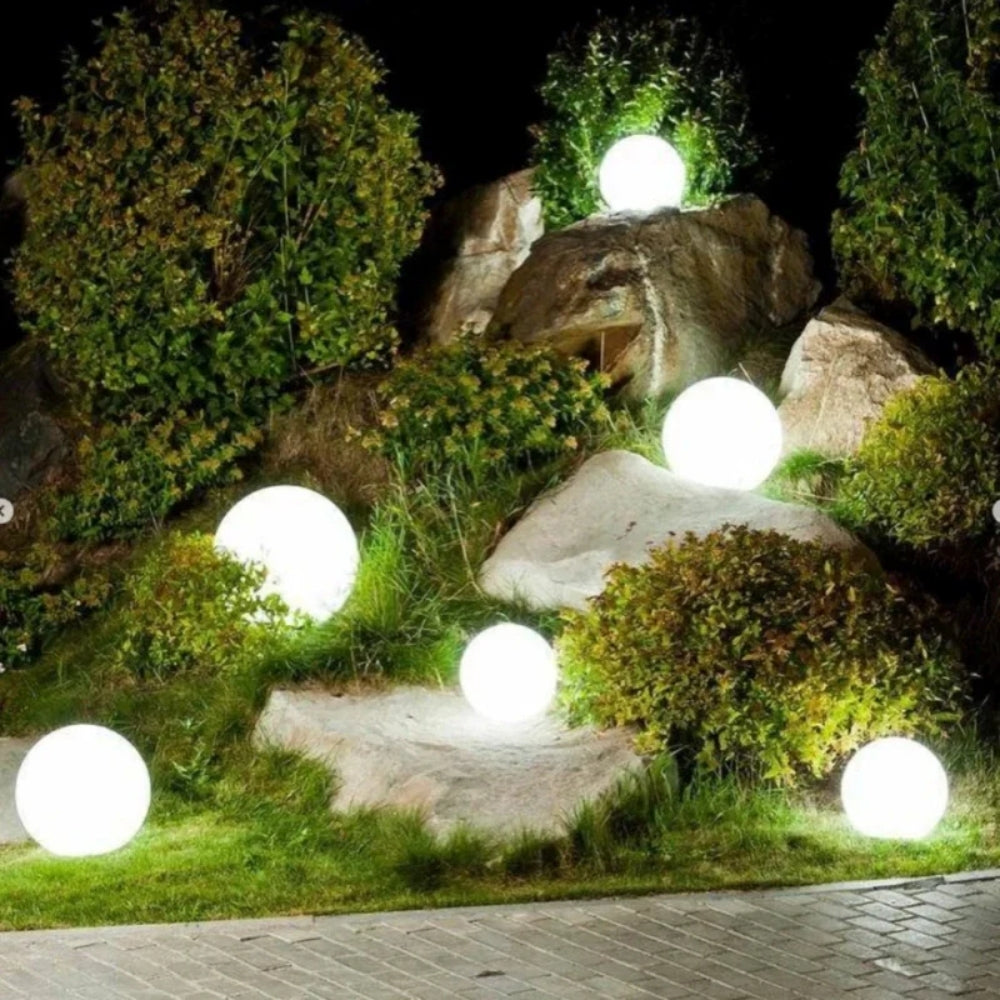 Dekorative Globus-Stehlampe – Geeignet für Innen- und Außenbereiche