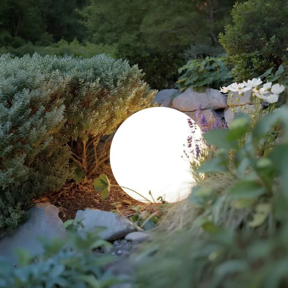 Dekorative Globus-Stehlampe – Geeignet für Innen- und Außenbereiche