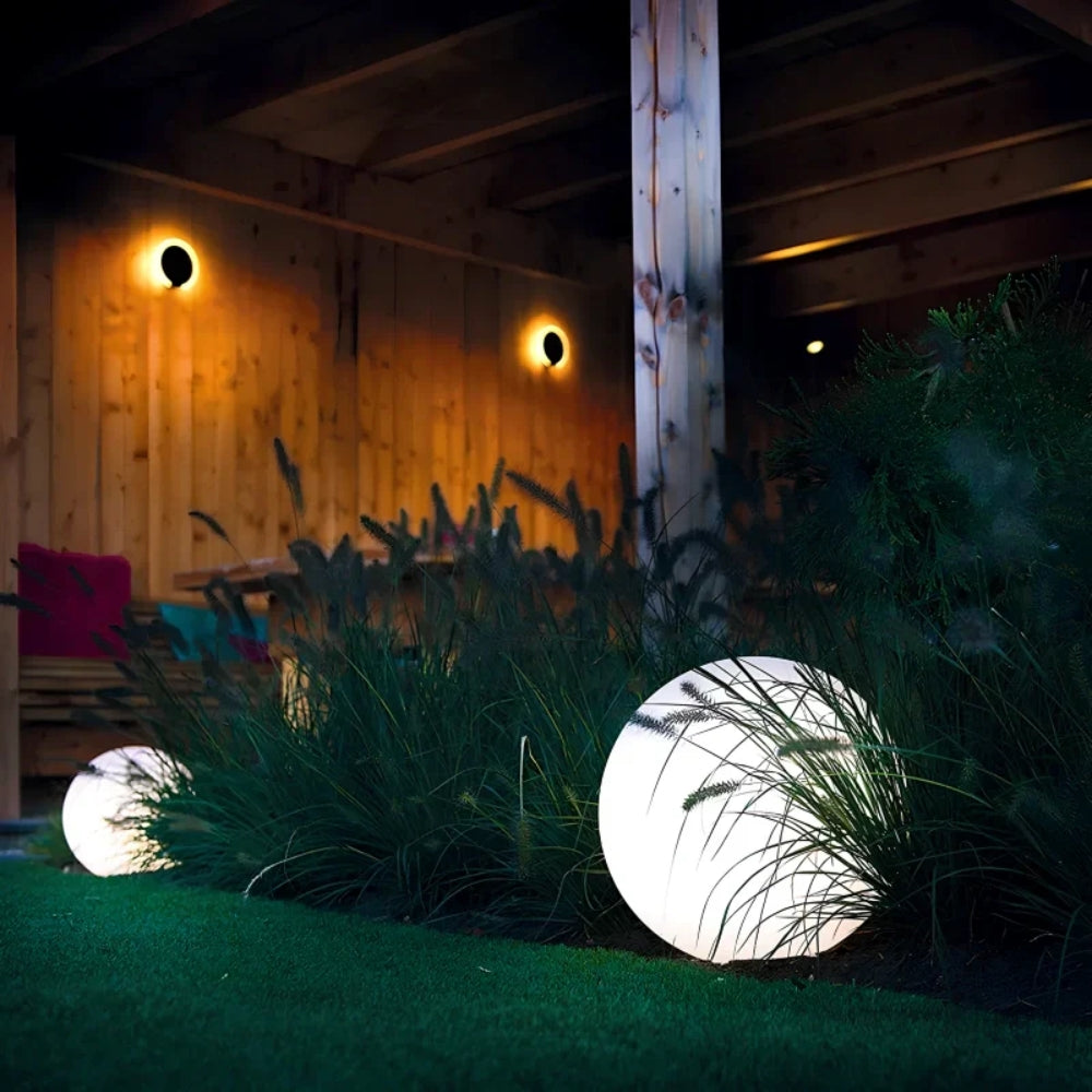 Dekorative Globus-Stehlampe – Geeignet für Innen- und Außenbereiche