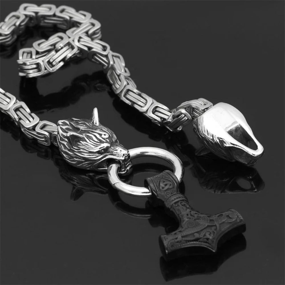 Doppelter Wolfskopf & Mjolnir Halskette - Symbol für Stärke und Schutz