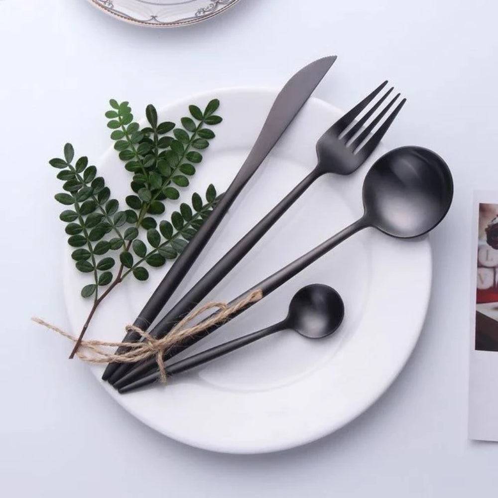 Ergonomisches schwarzes Besteckset - Messer, Löffel und Gabeln für jede Mahlzeit