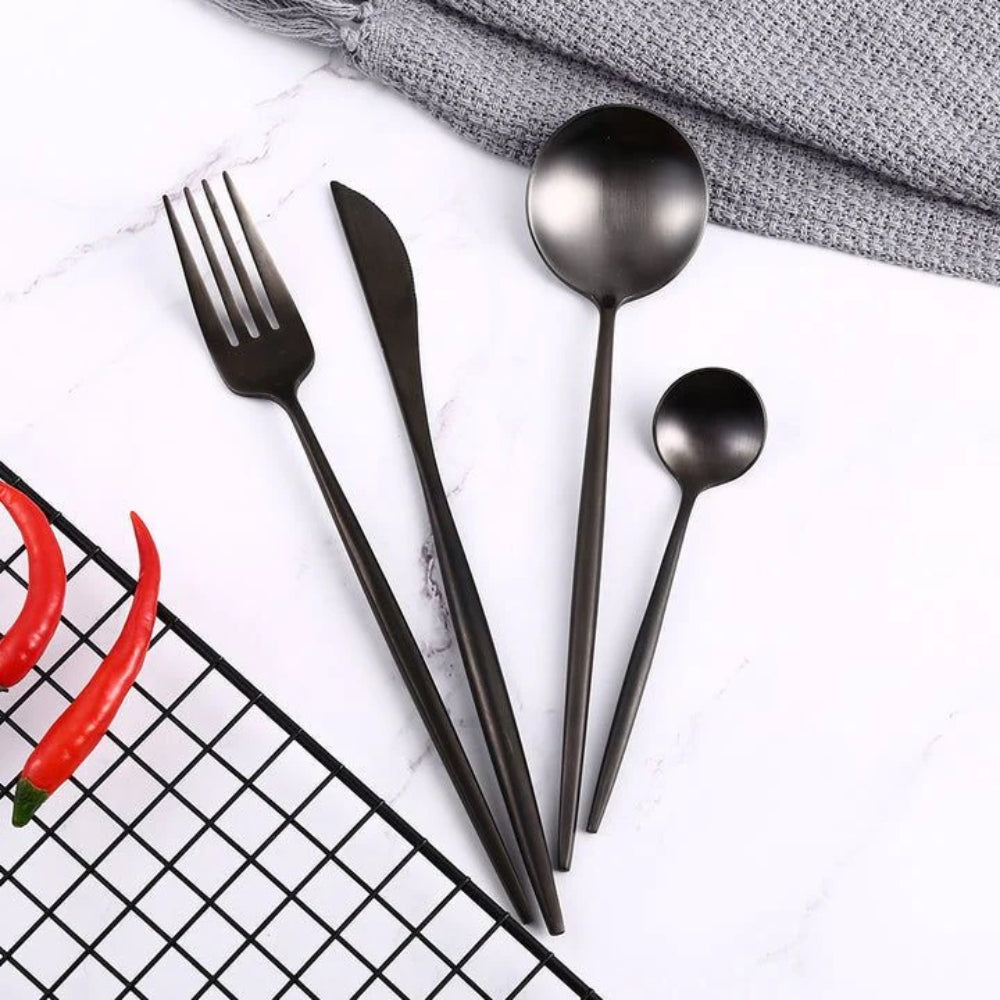 Ergonomisches schwarzes Besteckset - Messer, Löffel und Gabeln für jede Mahlzeit