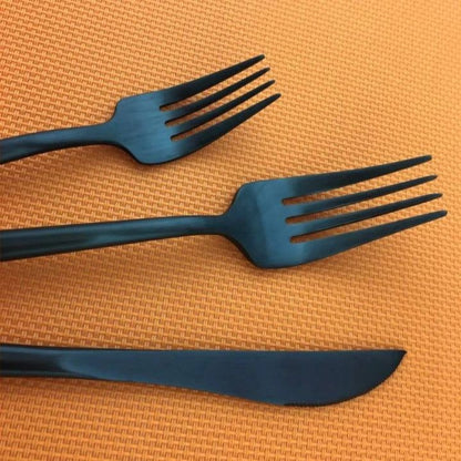 Ergonomisches schwarzes Besteckset - Messer, Löffel und Gabeln für jede Mahlzeit