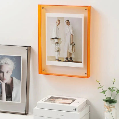 Farbiger transparenter Bilderrahmen - Modernes Display mit kreativer Note