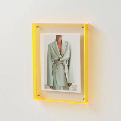 Farbiger transparenter Bilderrahmen - Modernes Display mit kreativer Note