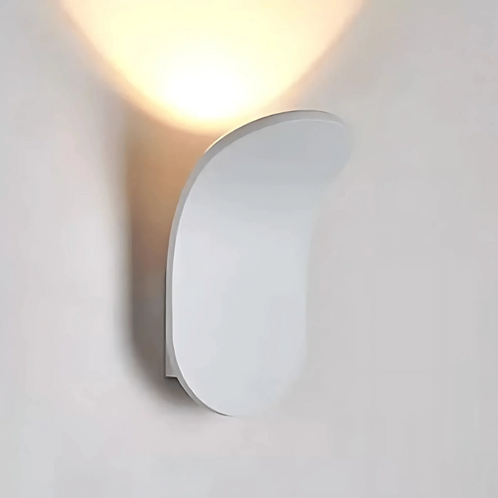 Gebogene Metall-Wandleuchte - Warmes LED-Ambientelicht Gebürstetes Finish