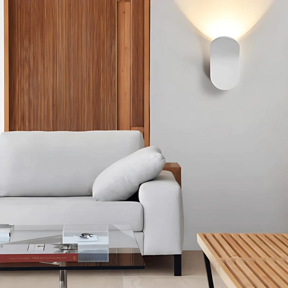 Gebogene Metall-Wandleuchte - Warmes LED-Ambientelicht Gebürstetes Finish