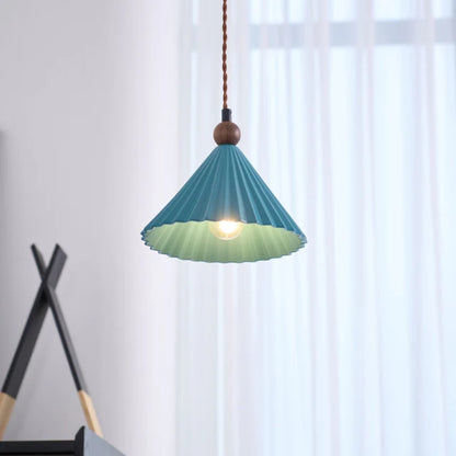 Gefaltete Pendelleuchte - Kompakte Hängelampe für ein warmes Ambiente in Innenräumen