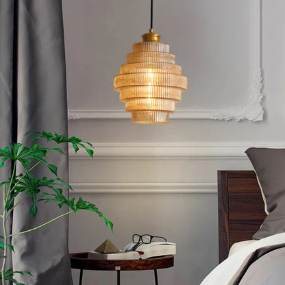 Gestufte Glas-Pendelleuchte - Weiches, diffuses Licht