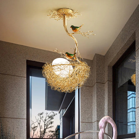 Goldene Vogelnest-Deckenleuchte – Modern & Naturinspiriert