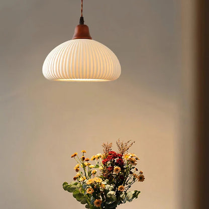 Rustikale Hängelampe - Schräges Hängelicht für gemütliche Räume