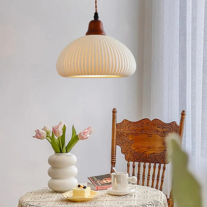 Rustikale Hängelampe - Schräges Hängelicht für gemütliche Räume