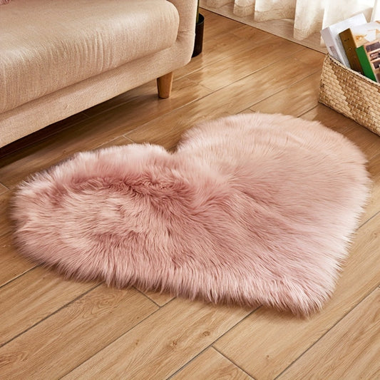 Herzförmiger Winter Teppich – Flauschige Matte für Wohnzimmer und Schlafzimmer