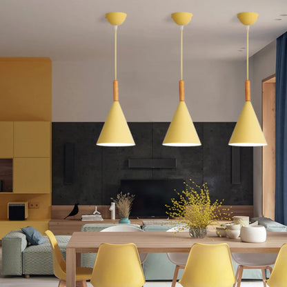 Kegelförmige Pendelleuchte – Nordischer Stil mit Holzakzent