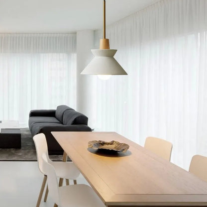 Kegelförmige Holzpendelleuchte – Einflammige Hängelampe