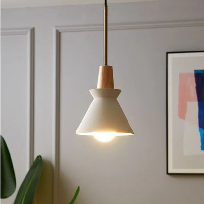 Kegelförmige Holzpendelleuchte – Einflammige Hängelampe