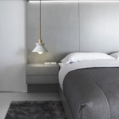 Kegelförmige Holzpendelleuchte – Einflammige Hängelampe