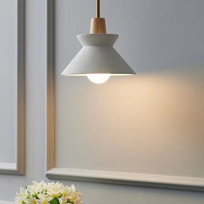 Kegelförmige Holzpendelleuchte – Einflammige Hängelampe