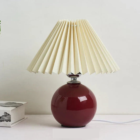 Klassische Vintage-Tischlampe – LED-kompatibel mit Plissee-Lampenschirm