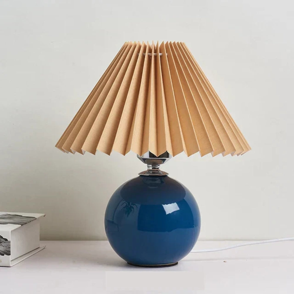 Klassische Vintage-Tischlampe – LED-kompatibel mit Plissee-Lampenschirm