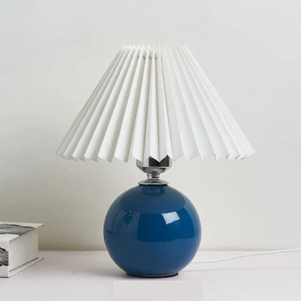 Klassische Vintage-Tischlampe – LED-kompatibel mit Plissee-Lampenschirm