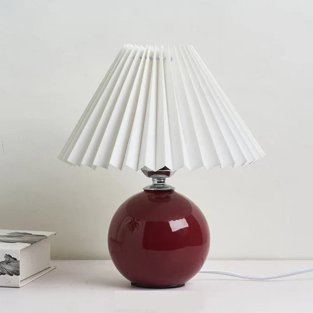 Klassische Vintage-Tischlampe – LED-kompatibel mit Plissee-Lampenschirm