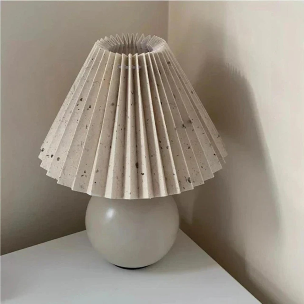 Klassische Vintage-Tischlampe – LED-kompatibel mit Plissee-Lampenschirm
