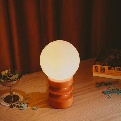 Kompakte Tischleuchte - Vintage-inspirierte Form mit Ambient Glow
