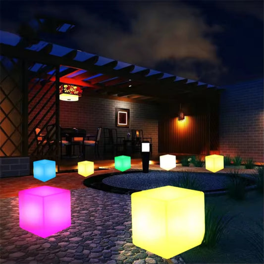 Kubisch LED Gartenleuchte - 16-Farben-Außenlampe für Garten & Haus