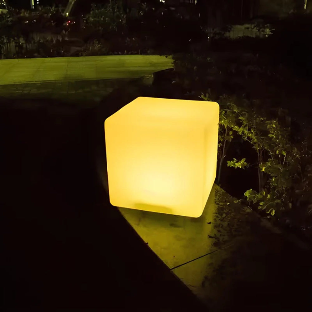 Kubisch LED Gartenleuchte - 16-Farben-Außenlampe für Garten & Haus