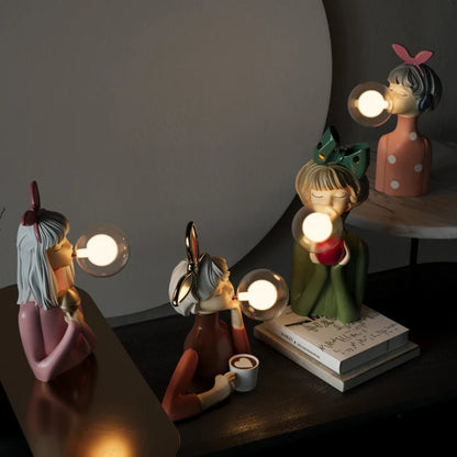 Kunsthandwerker Schwester Mini-Figuren-Tischlampe – Dekorative Schreibtischbeleuchtung