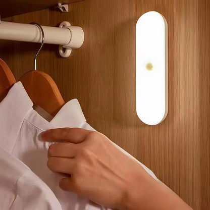 LED-Bewegungssensor-Wandleuchte - USB aufladbar und kabellos