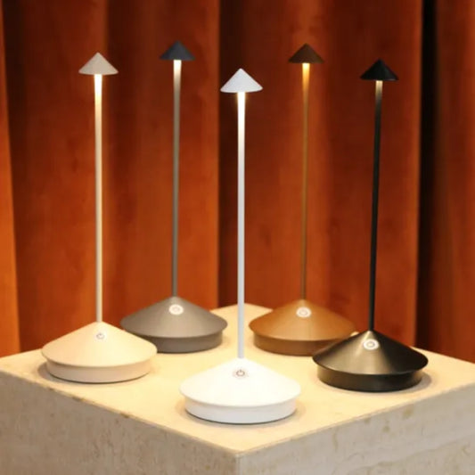 LED Tischlampe – Minimalistisches Design & Dimmbares Licht