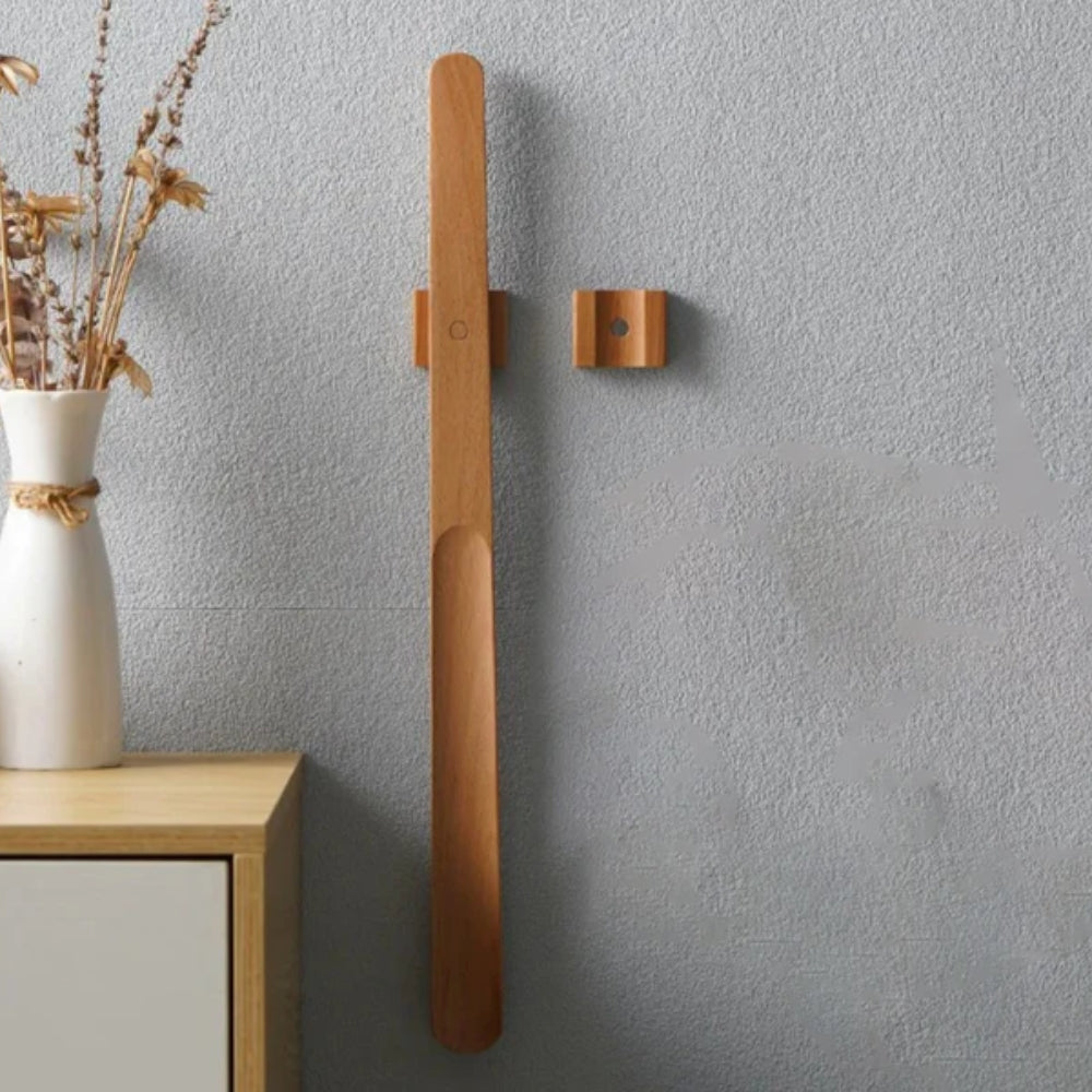 Magnetischer Schuhanzieher aus Holz - 55 cm langer Stiel mit Wandhalterung