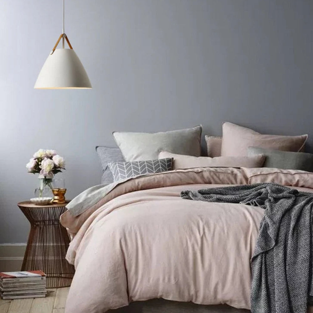 Minimalistische Strap Pendelleuchte - Hängeleuchte für zeitgenössische Wohnungen