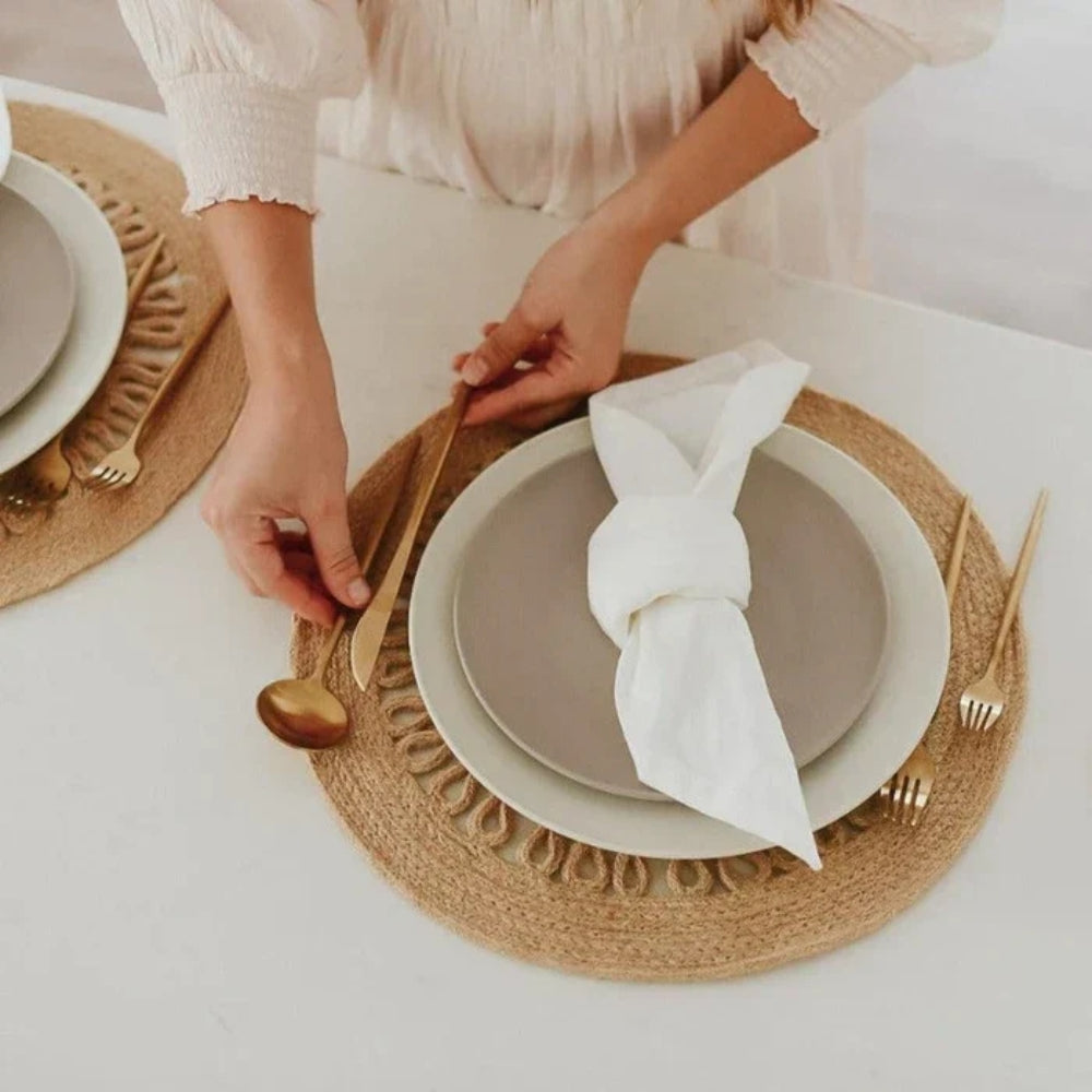 Minimalistisches Besteckset - Messer, Löffel und Gabeln für jede Mahlzeit