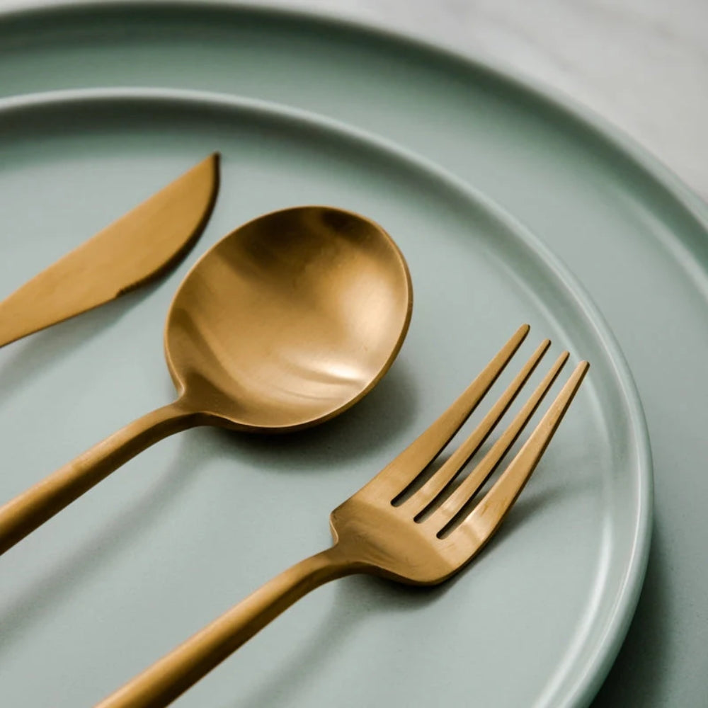 Minimalistisches Besteckset - Messer, Löffel und Gabeln für jede Mahlzeit