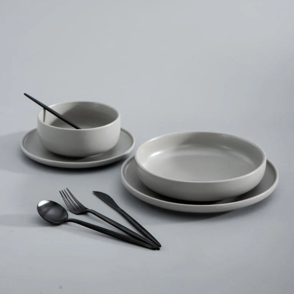 Minimalistisches Besteckset - Messer, Löffel und Gabeln für jede Mahlzeit