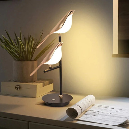 Moderne LED-Tischlampe – Einzigartiges Design & Funktionale Beleuchtung