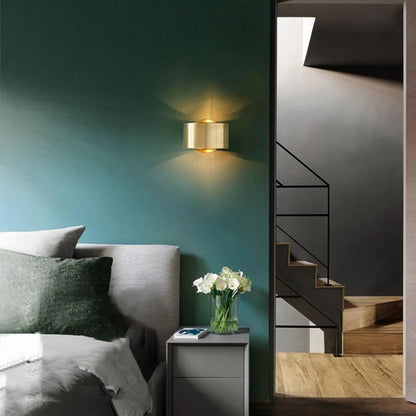 Moderne Runde Wandleuchte – Kleine Festverdrahtete Wandleuchte mit Ringdesign