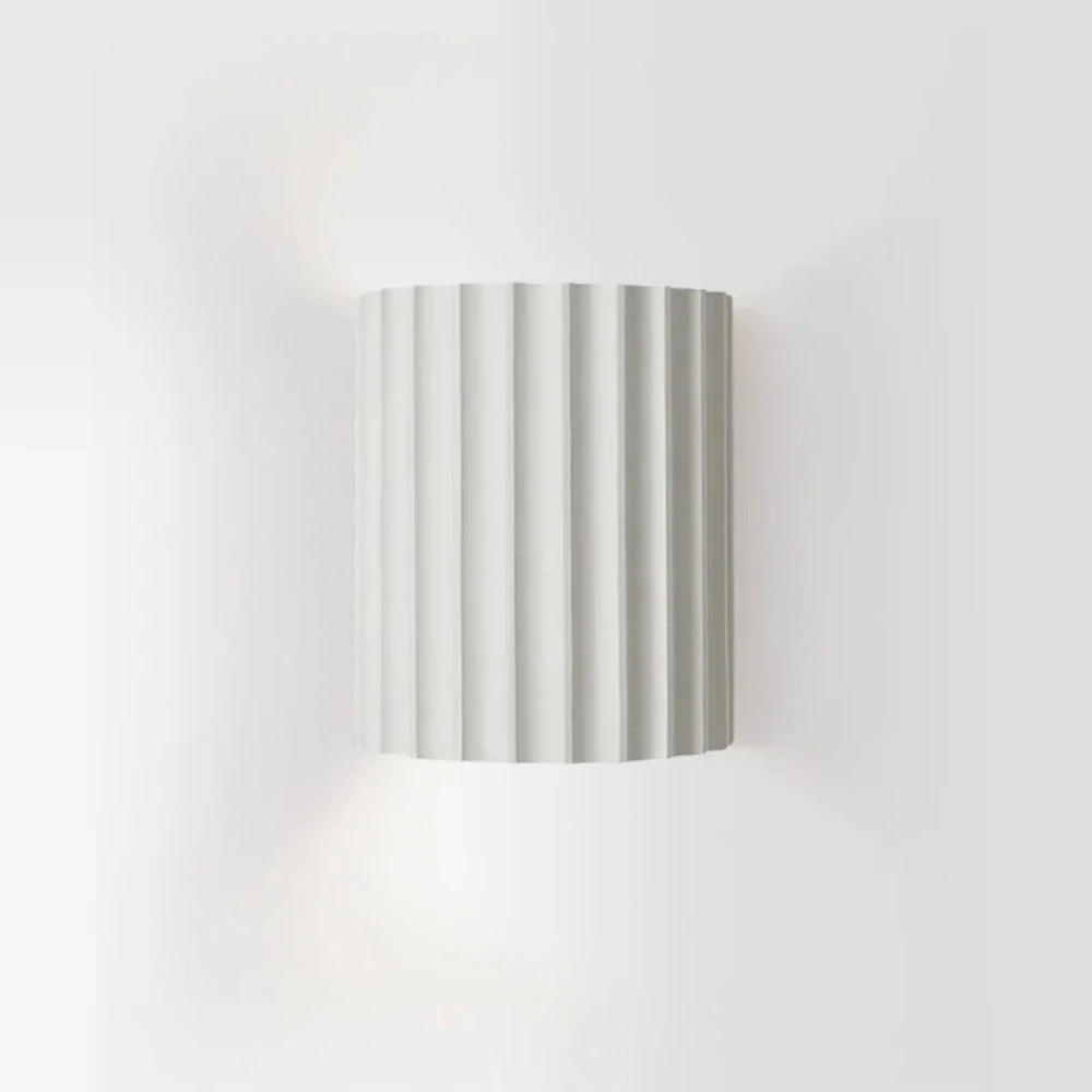 Moderne Wandlampe aus Harz – Künstlerisches Licht mit modernem Flair